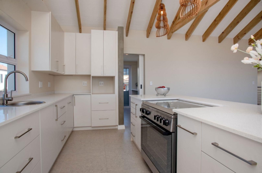 4 Bedroom Property for Sale in Whale Rock Heights Western Cape